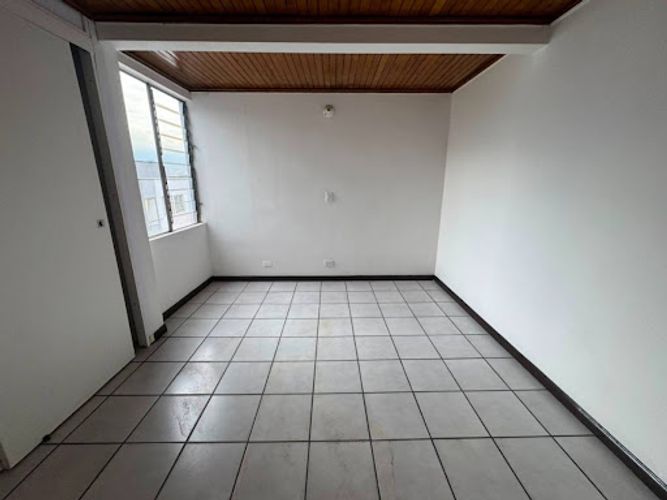 Apartamento de 3 alcobas en arriendo en Loma De Los Bernal, Medellín, 100 m² · foto 9 de 23