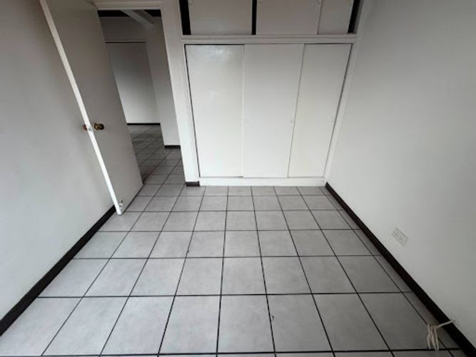 Apartamento de 3 alcobas en arriendo en Loma De Los Bernal, Medellín, 100 m² · foto 12 de 23