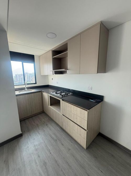 Apartamento de 3 alcobas en arriendo en Vía Las Palmas, Medellín, 80 m² · foto 3 de 12
