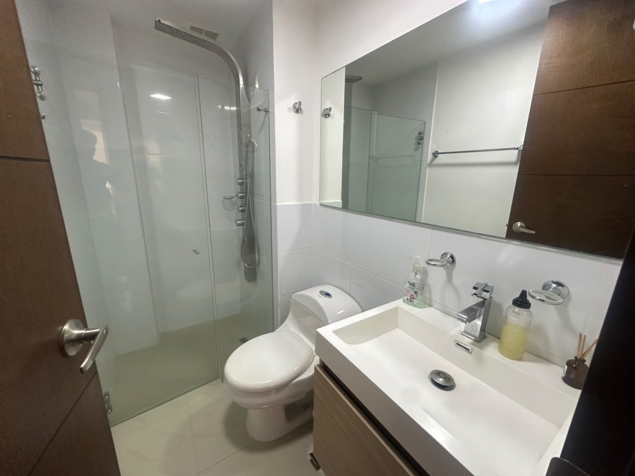 Apartamento en venta en Pinares, Pereira · foto 2 de 23