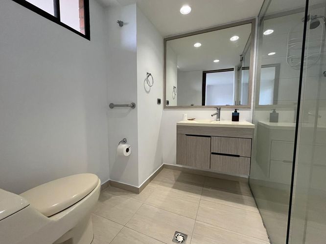Apartamento de 3 alcobas en venta en La Florida, Medellín, 136 m² · foto 18 de 19