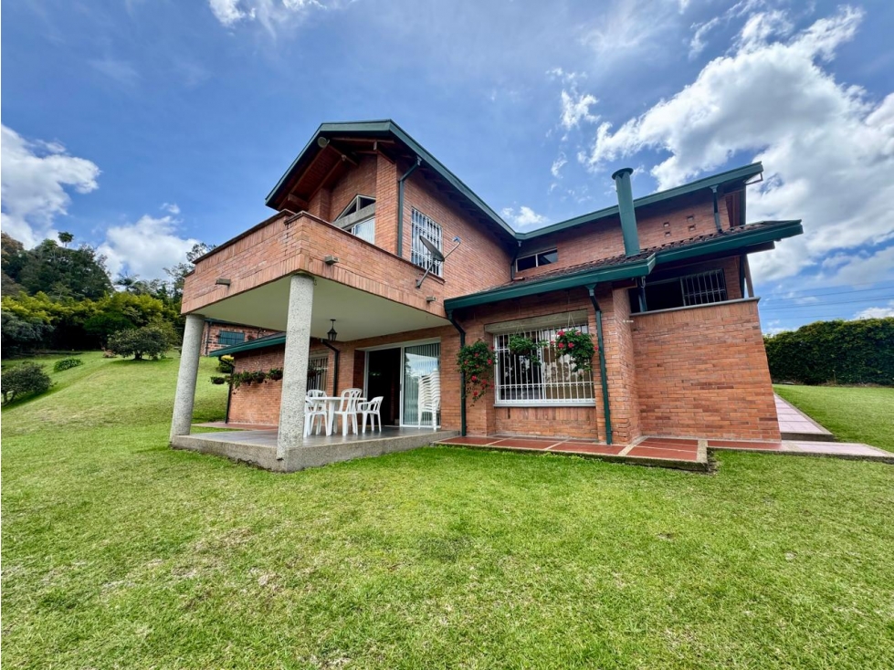 4BR Country House in Pontezuela (202 m²) for Sale - 2