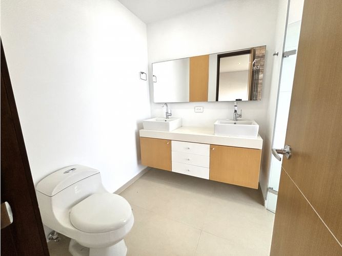 Apartamento en venta en El Poblado, Medellín · foto 16 de 20