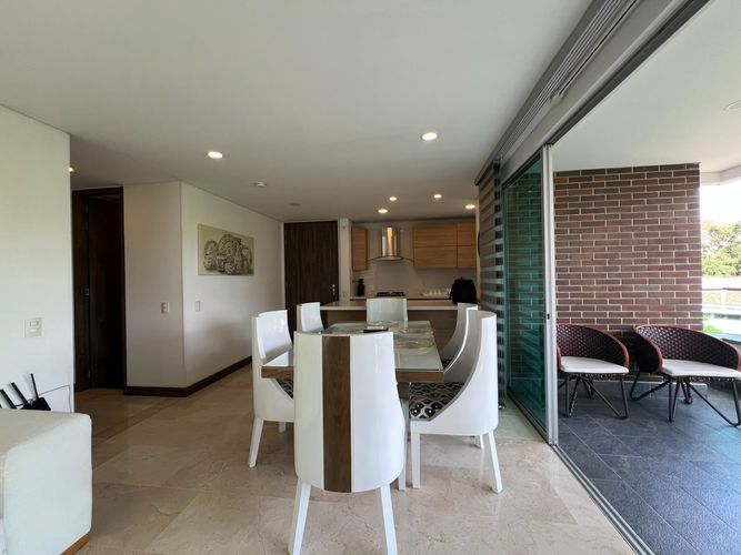 Apartamento de 3 alcobas en venta en El Poblado, Medellín, 130 m² · foto 14 de 15