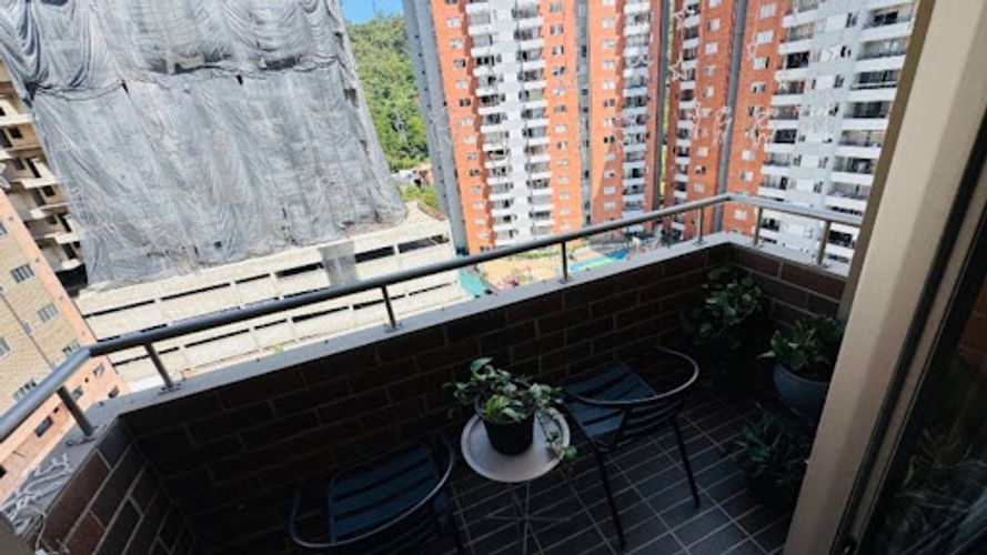 Apartamento de 3 alcobas en arriendo en Los Colores, Medellín, 86 m² · foto 11 de 12
