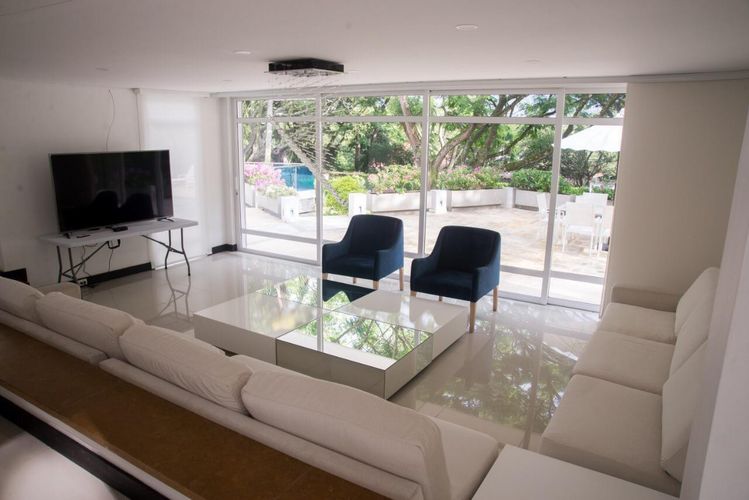 Casa de 5 alcobas en venta en La Viga, Cali · foto 2 de 23