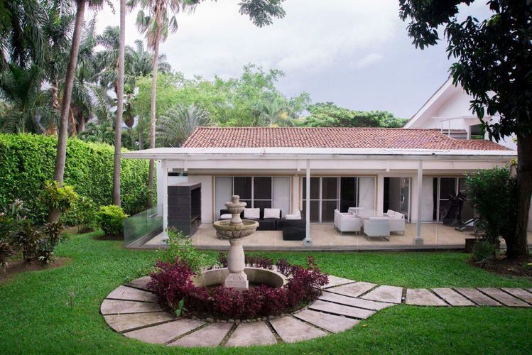 Casa de 5 alcobas en venta en La Viga, Cali · foto 17 de 23