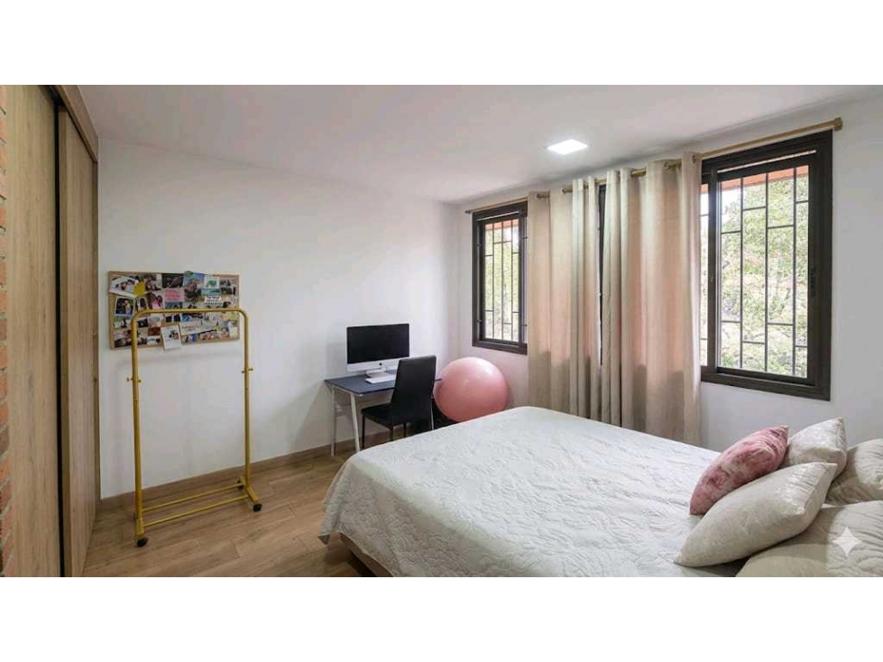 Apartment for sale in Laureles Nogal, Medellín 5