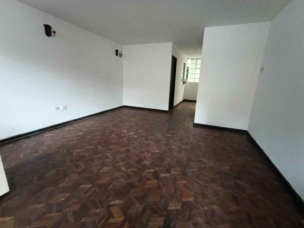 Casa en venta en Las Ferias, Bogotá · foto 2 de 18