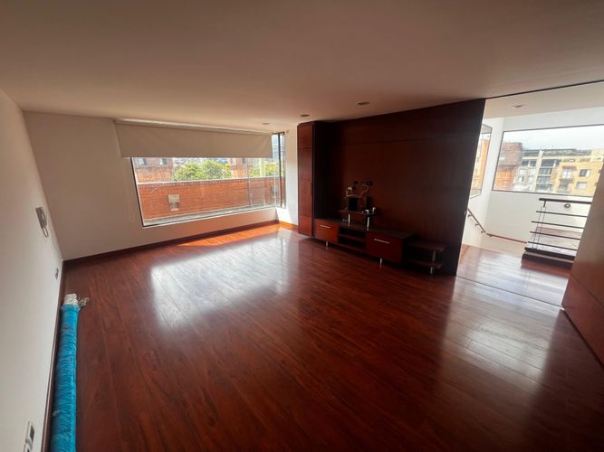 Apartamento de 5 alcobas en arriendo en Chicó Navarra, Bogotá, 382 m² · foto 3 de 23