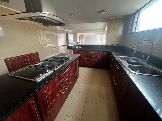 Apartamento de 5 alcobas en arriendo en Chicó Navarra, Bogotá, 382 m² · foto 7 de 23