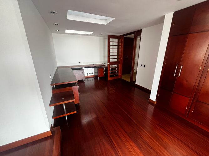 Apartamento de 5 alcobas en arriendo en Chicó Navarra, Bogotá, 382 m² · foto 9 de 23