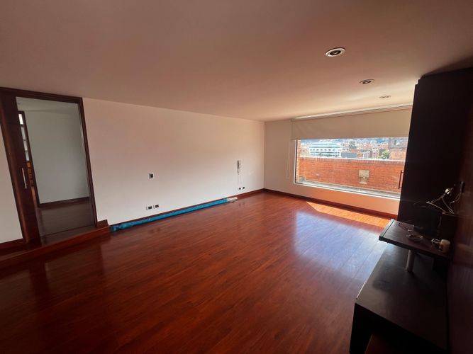 Apartamento de 5 alcobas en arriendo en Chicó Navarra, Bogotá, 382 m² · foto 10 de 23