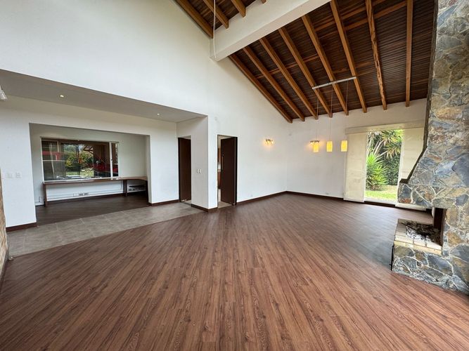 Casa de 6 alcobas en venta en Tiquiza, Chía, 475 m² · foto 6 de 24