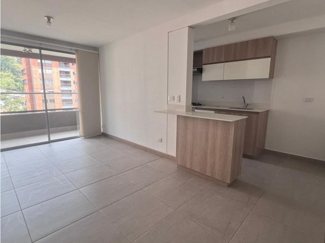 Apartamento de 2 alcobas en venta en Loma De San Jose, Sabaneta, 71 m² · foto 2 de 20