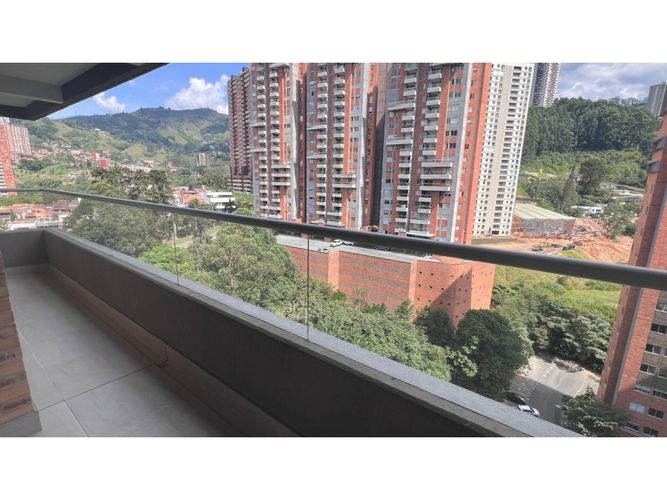 Apartamento de 2 alcobas en venta en Loma De San Jose, Sabaneta, 71 m² · foto 5 de 20