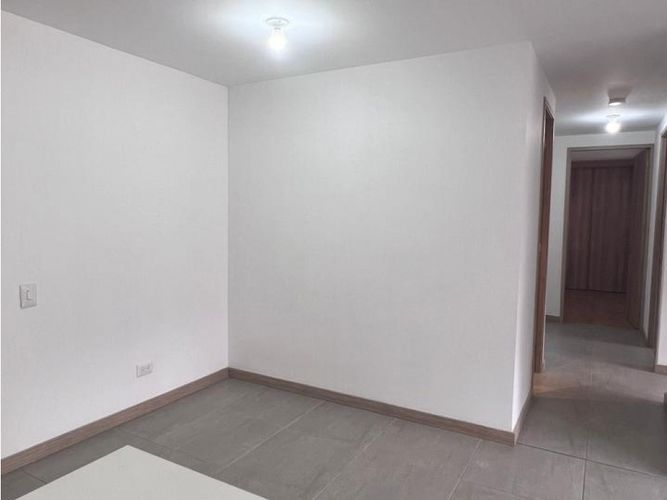 Apartamento de 2 alcobas en venta en Loma De San Jose, Sabaneta, 71 m² · foto 6 de 20