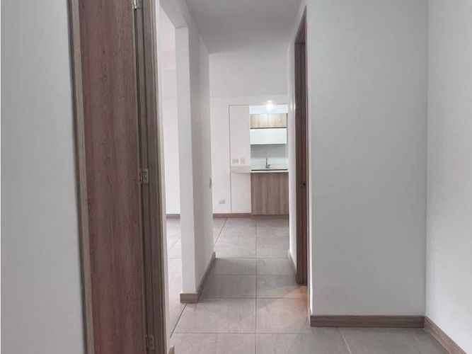 Apartamento de 2 alcobas en venta en Loma De San Jose, Sabaneta, 71 m² · foto 7 de 20