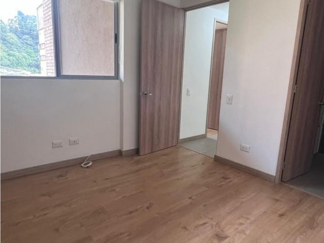 Apartamento de 2 alcobas en venta en Loma De San Jose, Sabaneta, 71 m² · foto 8 de 20