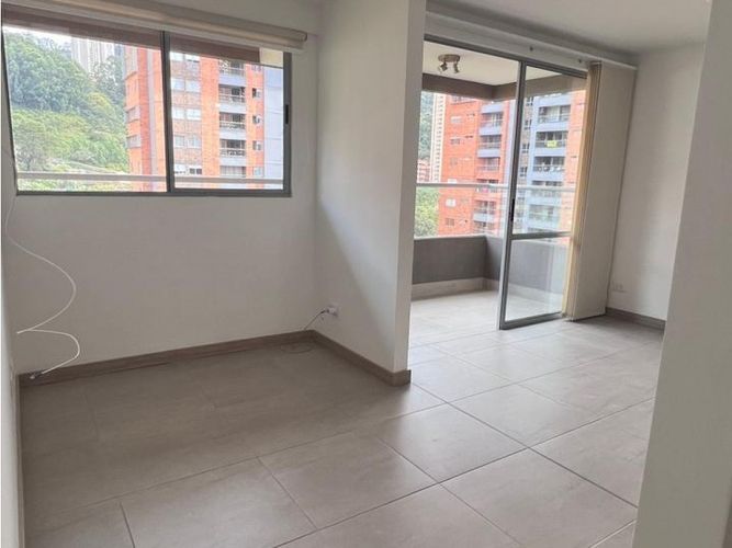 Apartamento de 2 alcobas en venta en Loma De San Jose, Sabaneta, 71 m² · foto 10 de 20