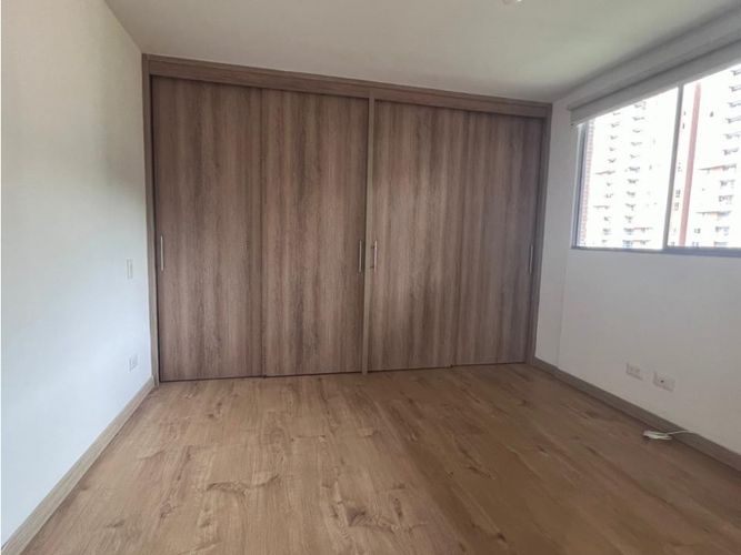 Apartamento de 2 alcobas en venta en Loma De San Jose, Sabaneta, 71 m² · foto 12 de 20