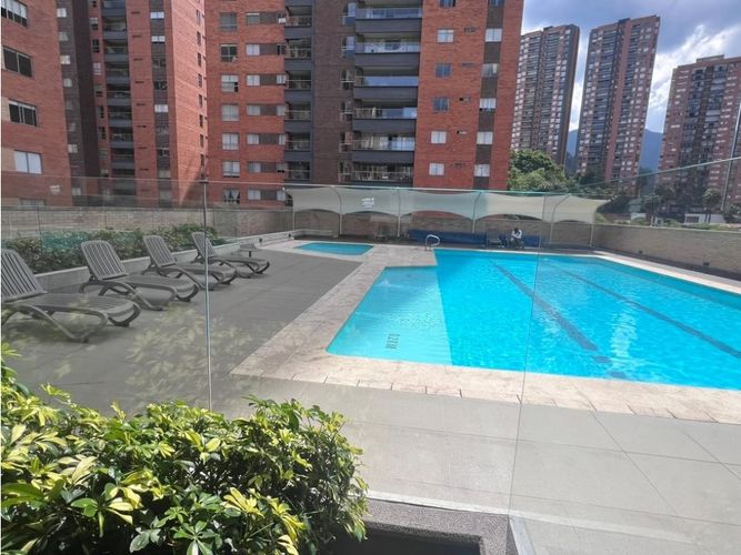Apartamento de 2 alcobas en venta en Loma De San Jose, Sabaneta, 71 m² · foto 15 de 20
