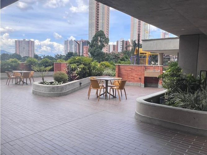 Apartamento de 2 alcobas en venta en Loma De San Jose, Sabaneta, 71 m² · foto 18 de 20