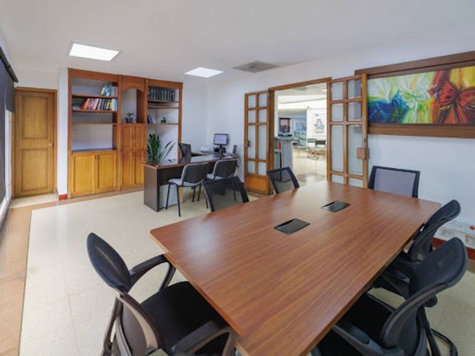 Oficina en venta en La Candelaria, Medellín, 225 m² · foto 13 de 24