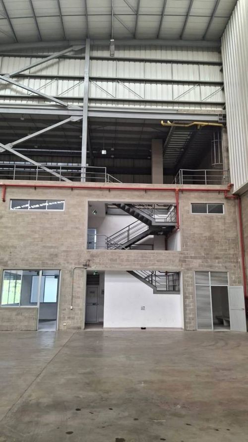 Bodega en arriendo en Zona Industrial, Yumbo, 1870 m² · foto 15 de 24