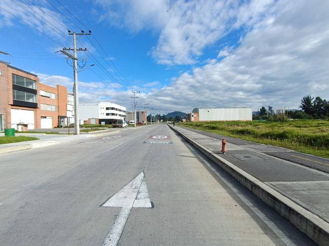 Lote en venta en Sector  Polideportivo, Tocancipá, 2716 m² · foto 3 de 10