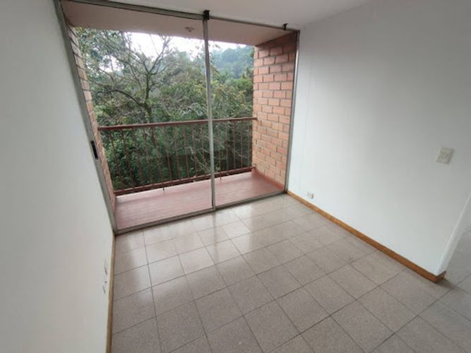Apartamento de 3 alcobas en arriendo en San Diego, Medellín, 98 m² · foto 9 de 12