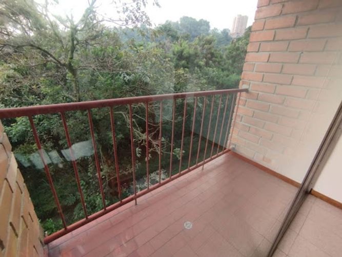 Apartamento de 3 alcobas en arriendo en San Diego, Medellín, 98 m² · foto 10 de 12