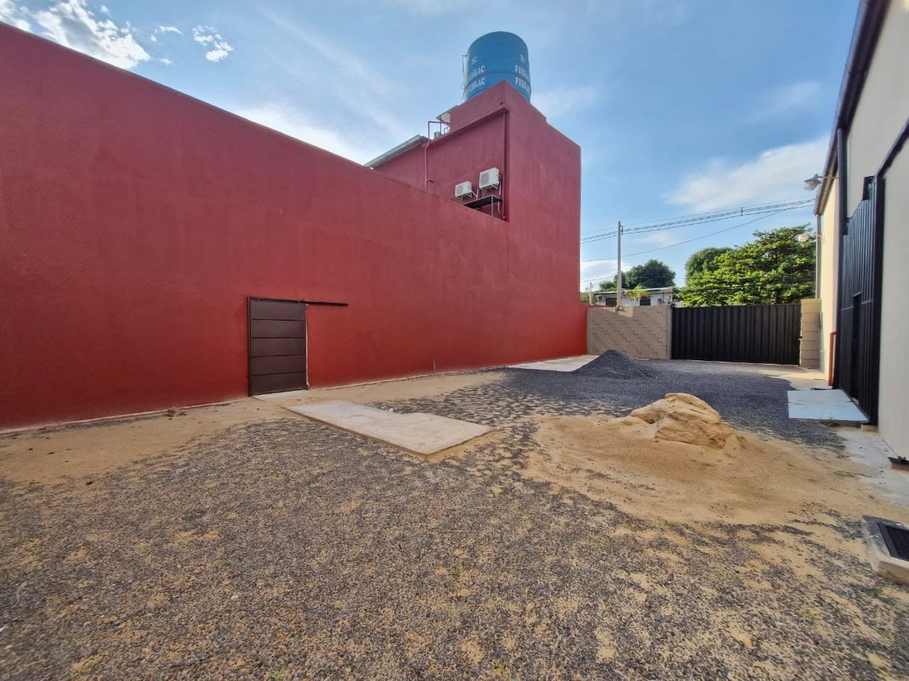 ALQUILO DEPOSITO EN LAMBARE ZONA BARTOLOME DE LAS CASAS — foto 2