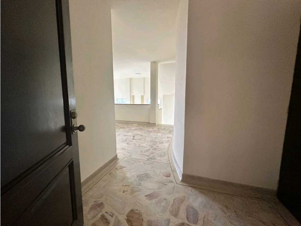 2BR Apartment in El esmeraldal (90 m²) - 2