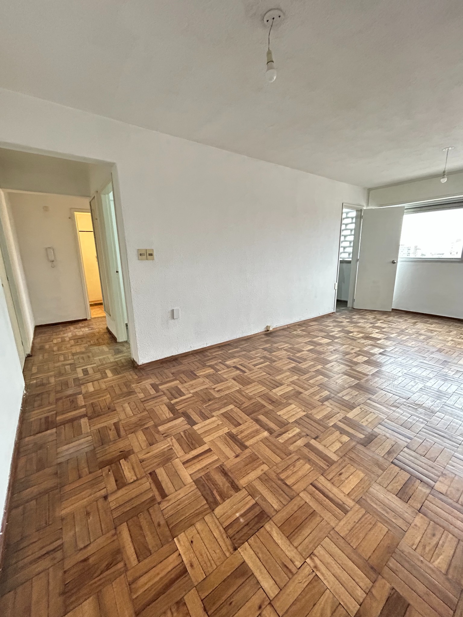 Venta apartamento 1 dormitorio cocina definida lavadero vista piso 8 Tres Cruces 8 de Octubre y Pte Berro - Widok 3