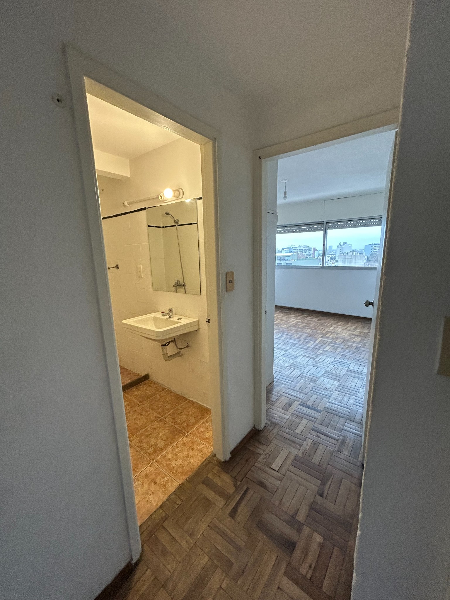 Venta apartamento 1 dormitorio cocina definida lavadero vista piso 8 Tres Cruces 8 de Octubre y Pte Berro - Widok 4