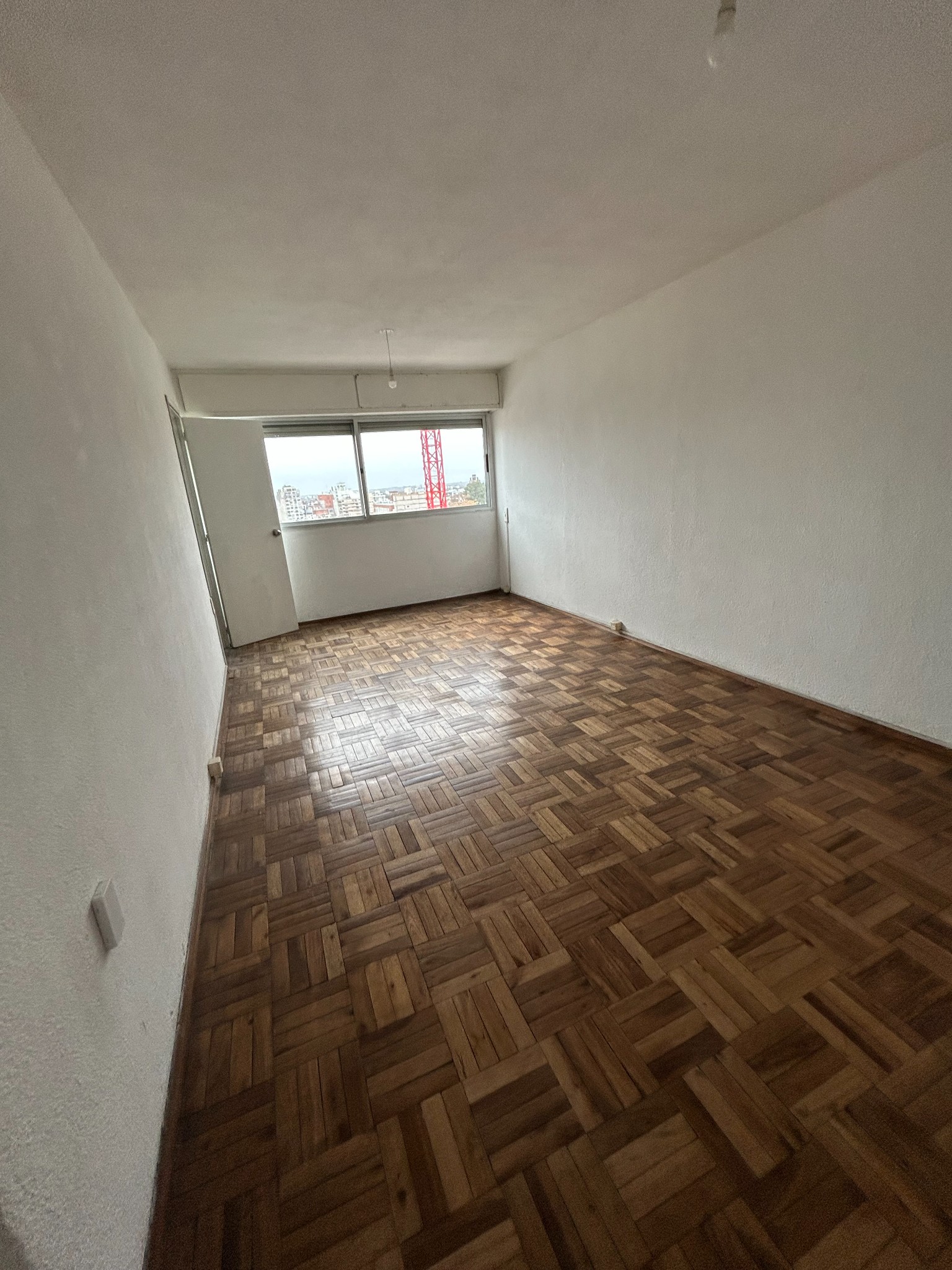 Venta apartamento 1 dormitorio cocina definida lavadero vista piso 8 Tres Cruces 8 de Octubre y Pte Berro - Widok 2
