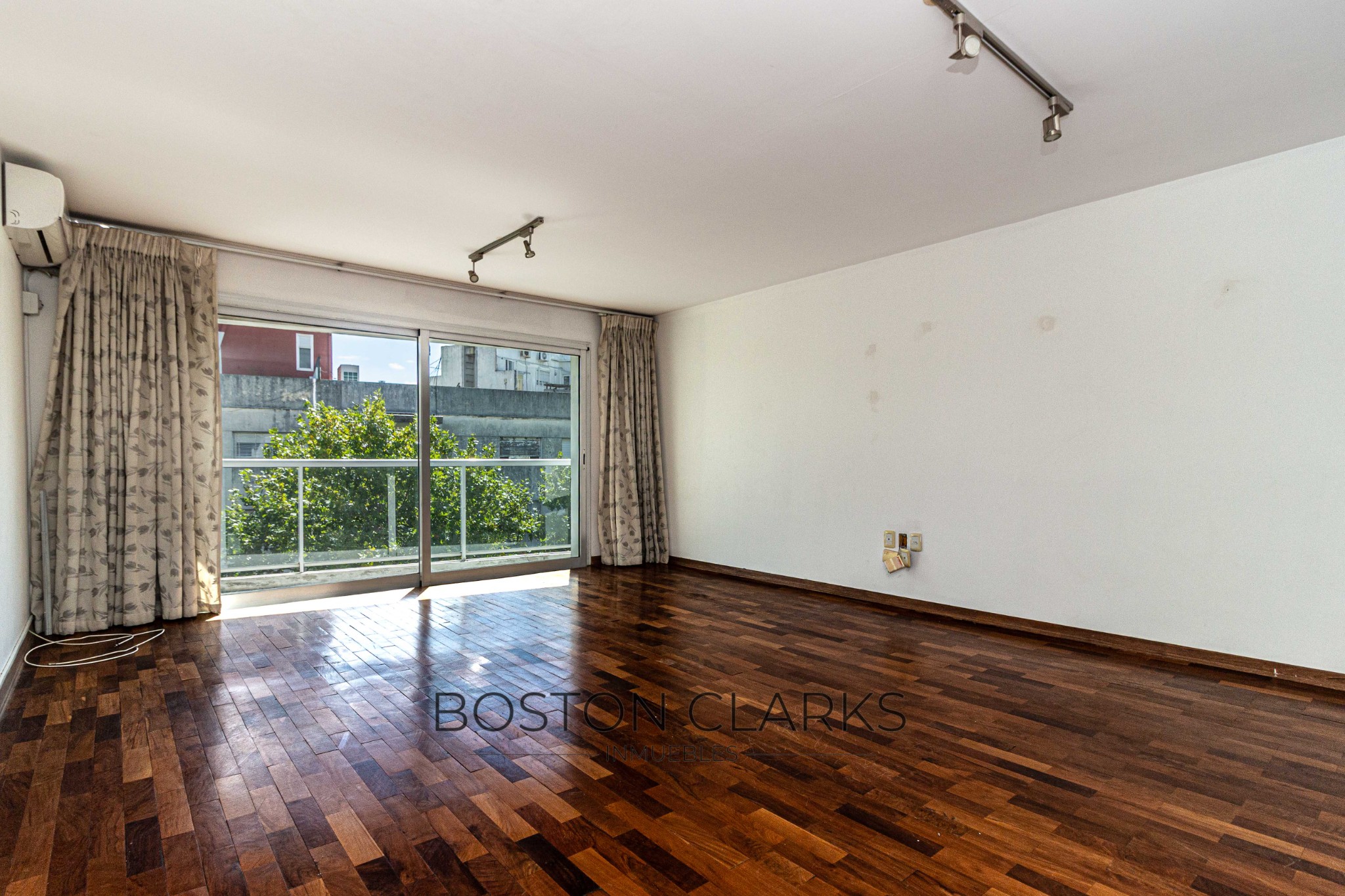 APARTAMENTO DE 2 DORMITORIOS EN ALQUILER EN POCITOS