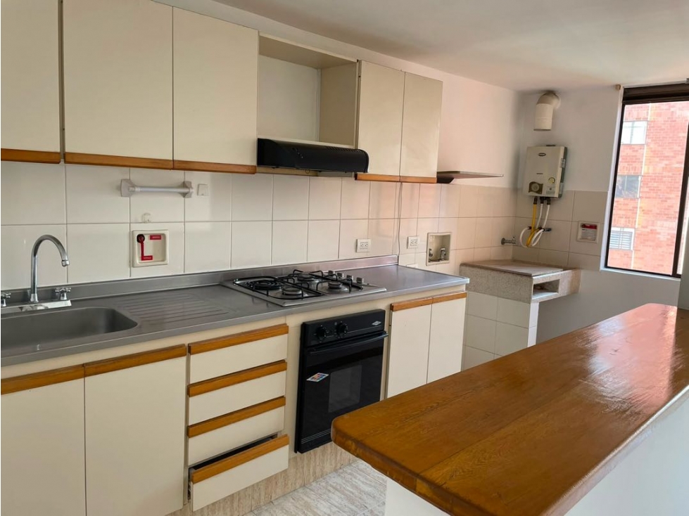 Apartaestudio en venta en Loma de los bernal, Medellín 2