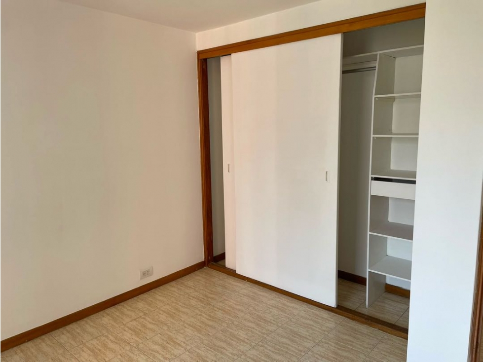 Apartaestudio en venta en Loma de los bernal, Medellín 5