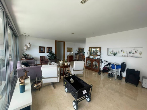 Apartamento en arriendo en Los Naranjos, Medellín · foto 3 de 20