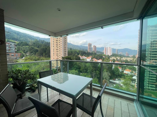 Apartamento en arriendo en Los Naranjos, Medellín · foto 4 de 20