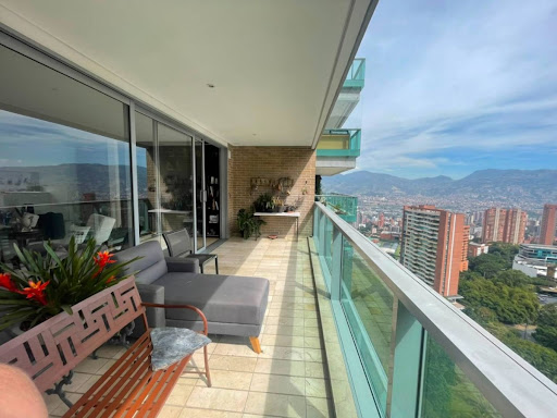 Apartamento en arriendo en Los Naranjos, Medellín · foto 5 de 20