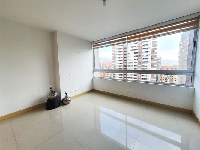 Apartamento de 3 alcobas en arriendo en El Poblado, Medellín, 125 m² · foto 2 de 12
