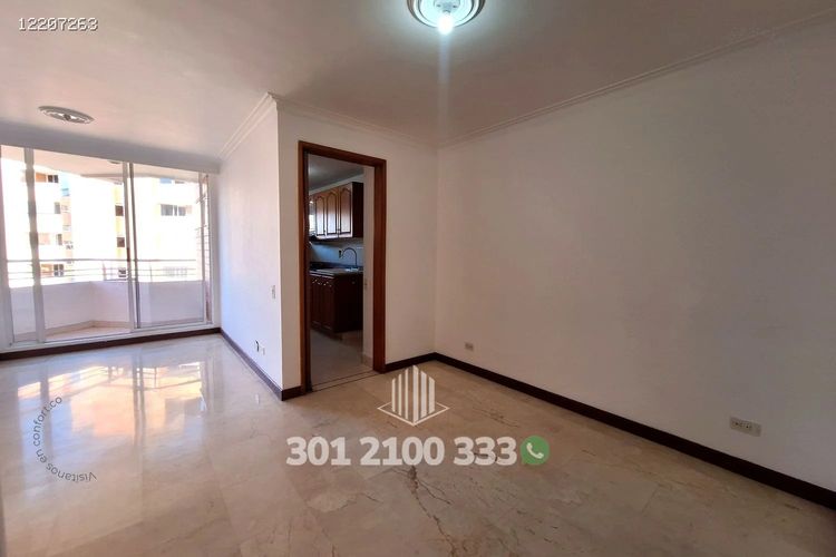 Apartamento de 3 alcobas en arriendo en Laureles, Medellín, 75 m² · foto 3 de 24