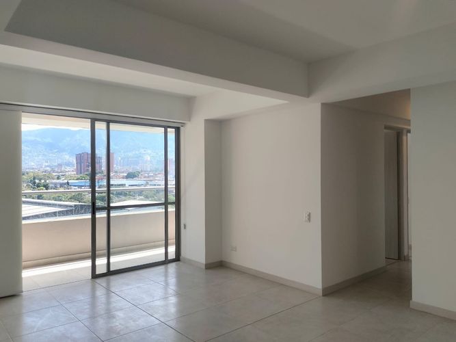 Apartamento de 3 alcobas en venta en Otraparte, Envigado, 90 m² · foto 2 de 18