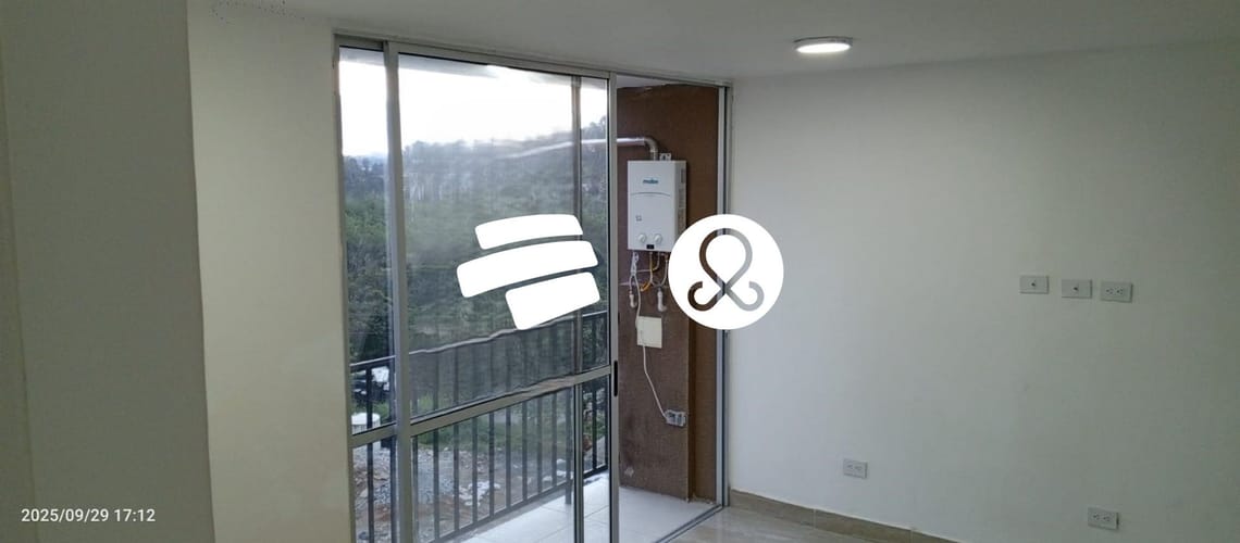 Apartamento de 3 alcobas en venta en La Macarena, Rionegro, 55 m² · foto 2 de 8