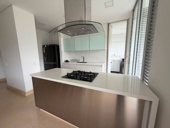 Apartamento de 3 alcobas en arriendo en Los Balsos, Medellín, 150 m² · foto 4 de 19