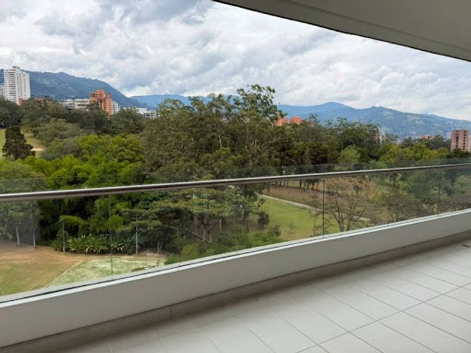 Apartamento de 3 alcobas en arriendo en Los Balsos, Medellín, 150 m² · foto 10 de 19