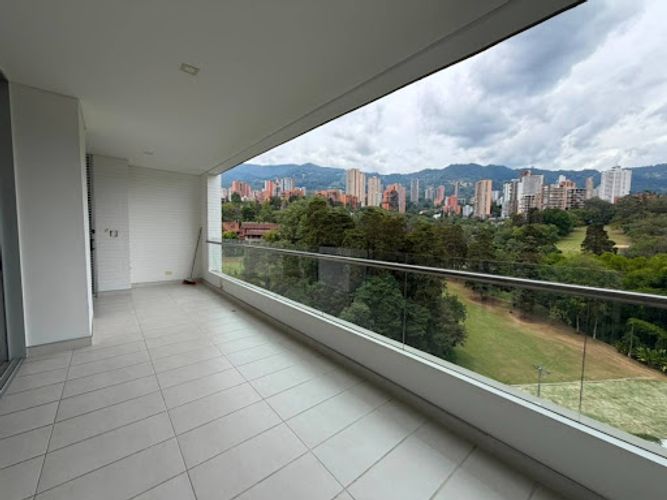 Apartamento de 3 alcobas en arriendo en Los Balsos, Medellín, 150 m² · foto 11 de 19